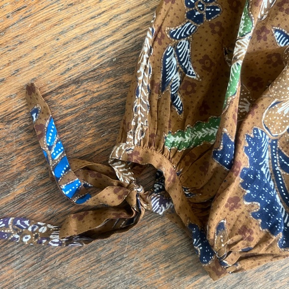 Cara Cara win top. Size small. New without tags. - Picture 3 of 11